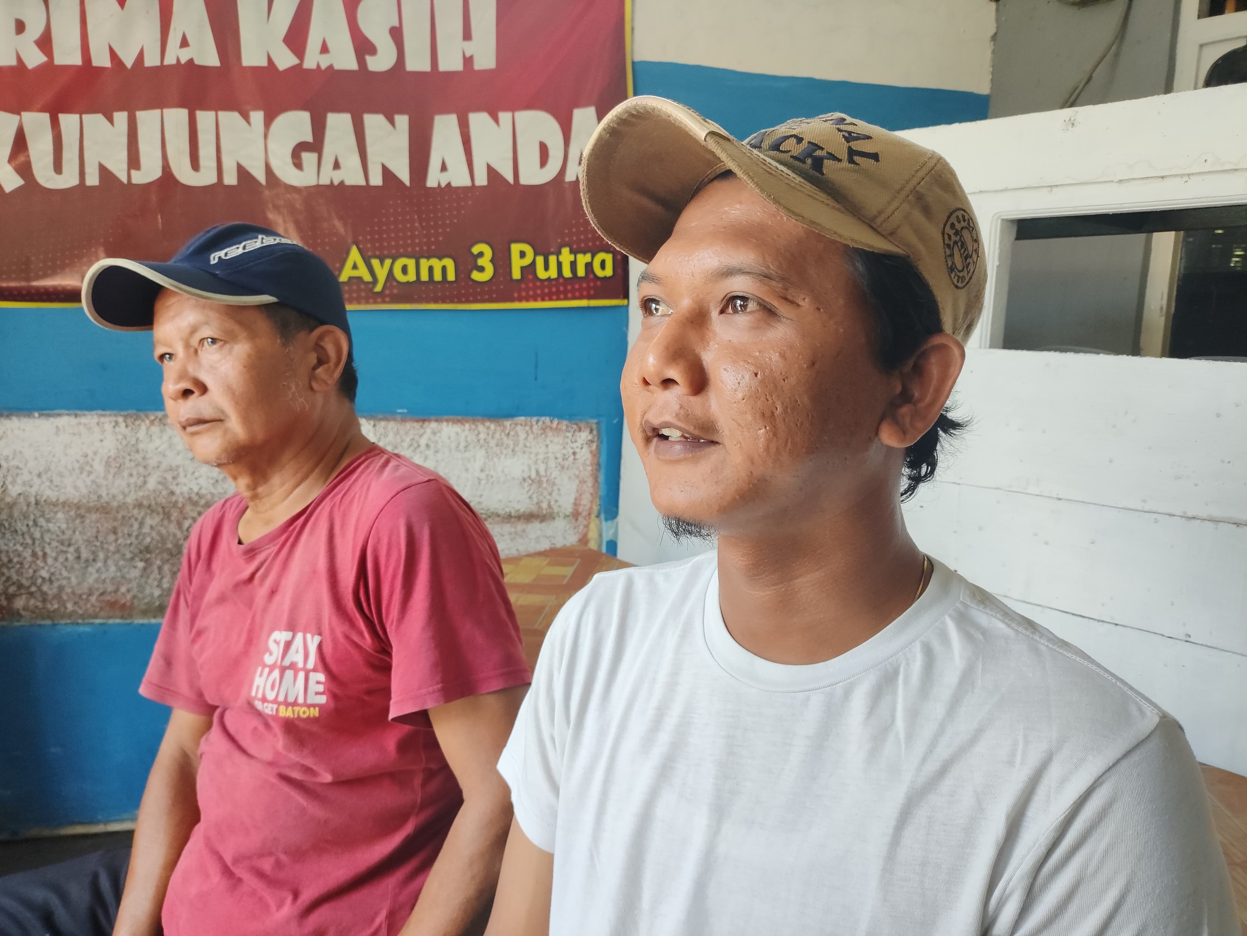 FOTO: Doni Saputra, Ketua RT 3 RW 1 Kelurahan Wergu Wetan saat memberikan keterangan, Senin (15/9). (GALIH ERLAMBANG W/RADAR KUDUS)