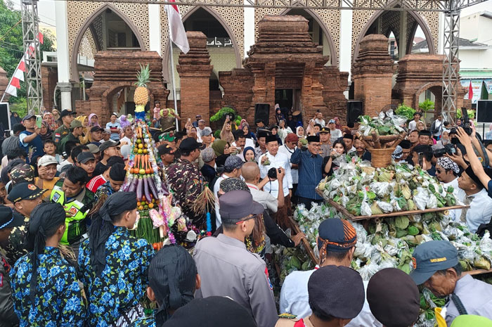Tradisi Ampyang Maulid di Desa Loram Kulon, Kudus