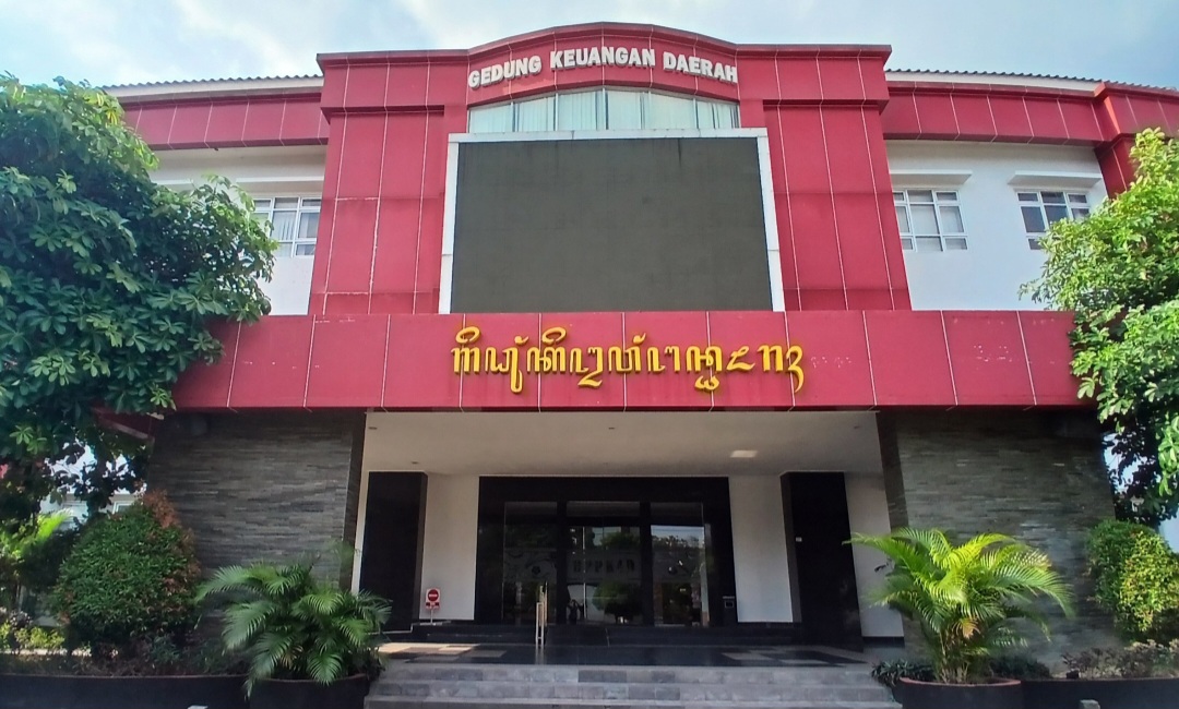 TERTIB: Kantor Badan Pendapatan Pengelolaan Keuangan dan Aset Daerah (BPPKAD) Kabupaten Blora
