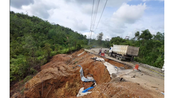 Kelok 9 Longsor