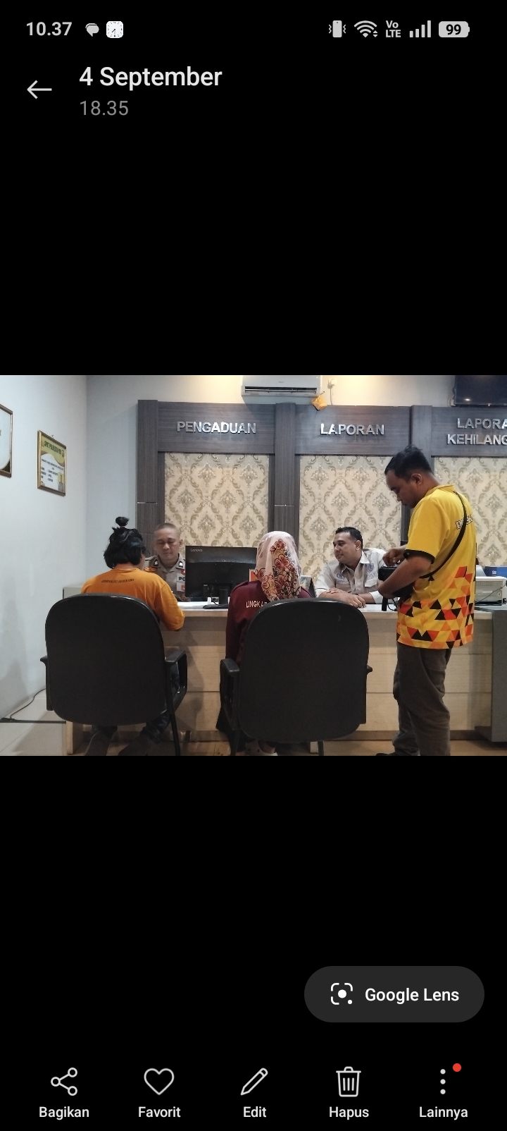 LAPOR NDAN: Korban kekerasan melaporkan peristiwa di Polresta Pati belum lama ini.