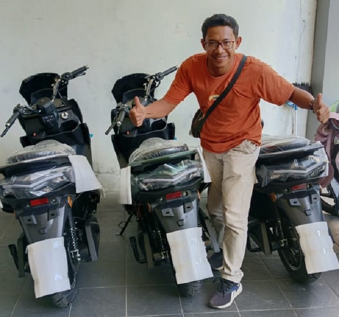 HADIAH UTAMA: Tiga Motor Listrik dan hadiah lainnya akan diundi dalam acara Mlampah Sesarengan Bupati dan Wakil Bupati Menuju Kudus Sehat hari ini di Alun-alun Kudus.