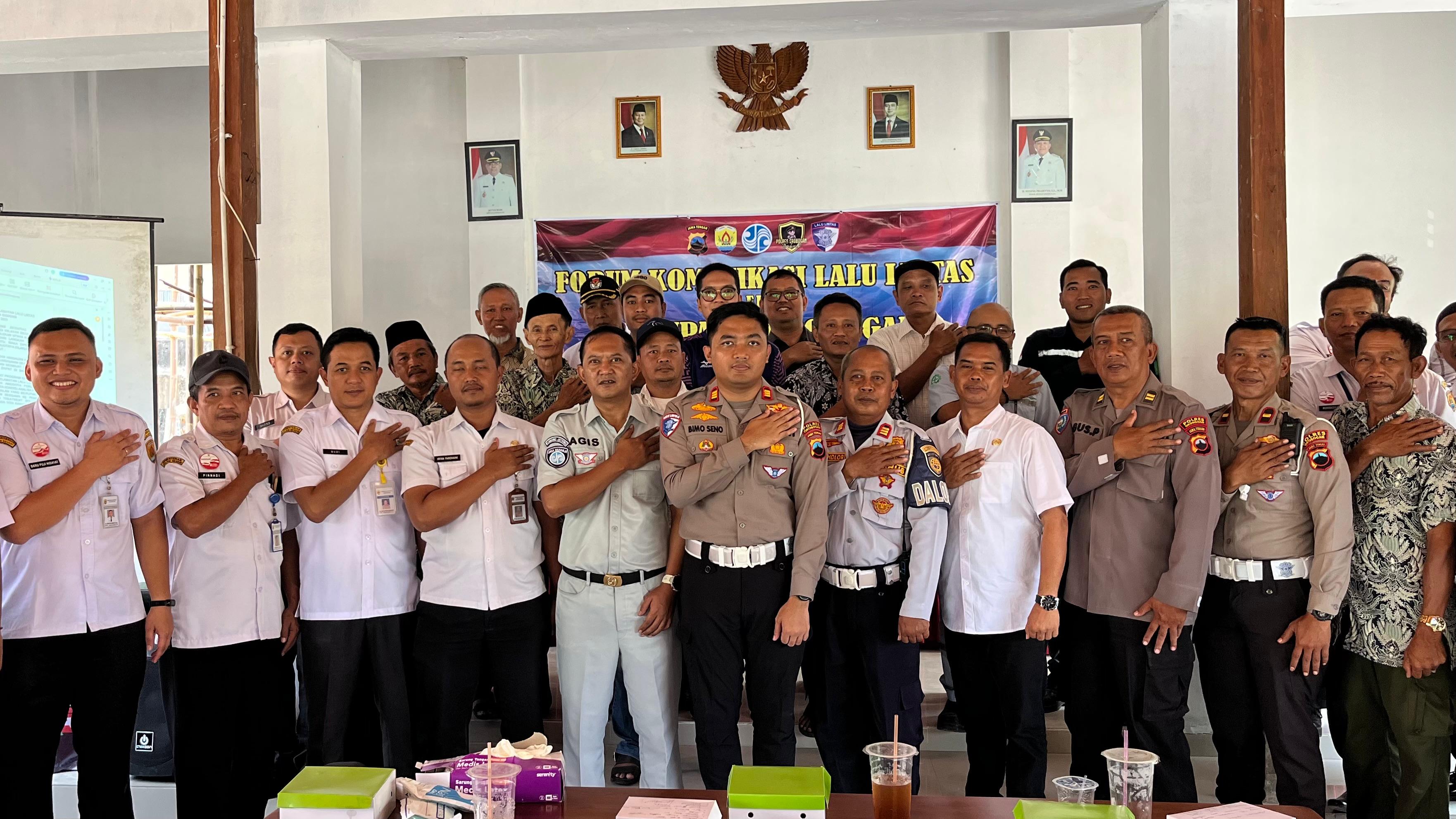 KOMPAK: FKLL Grobogan saat sosialisasi di Desa Ketitang Kecamatan Godong.