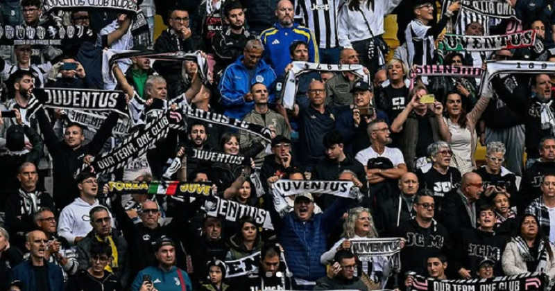 Supporter Juventus saat Juventus menjamu Atalanta di Kandang mereka