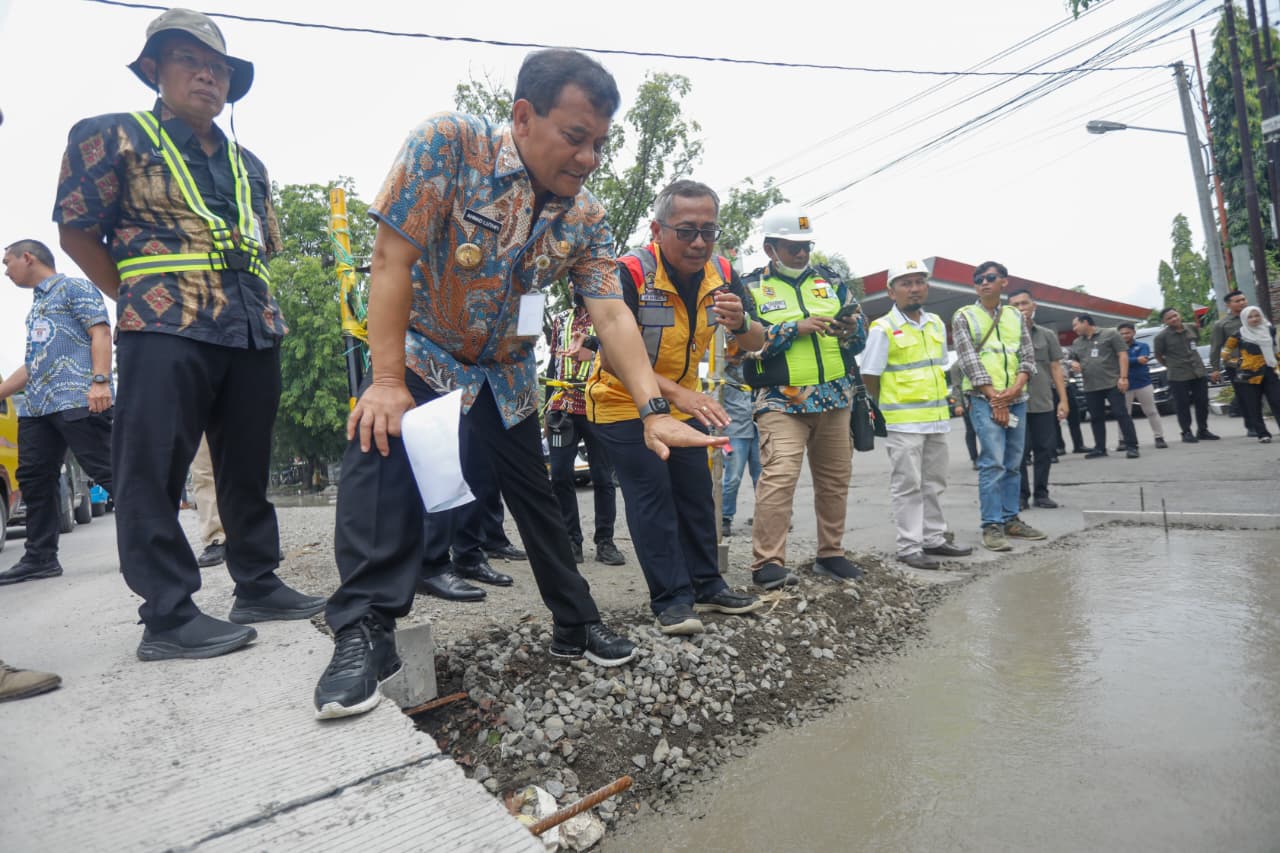 Gubernur Jawa Tengah, Ahmad Luthfi mengatakan, perbaikan infrastruktur jalan provinsi terus dikebut sampai akhir tahun 2025, karena prioritas pembangunan tahun ini adalah infrastruktur.