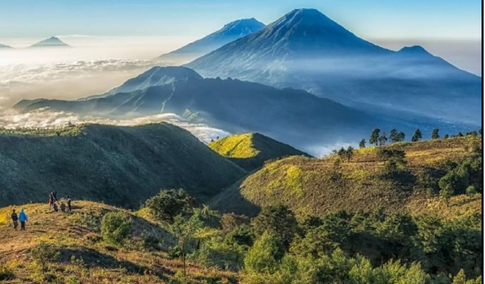 Gunung terindah di Indonesia menjadi surga bagi para pendaki