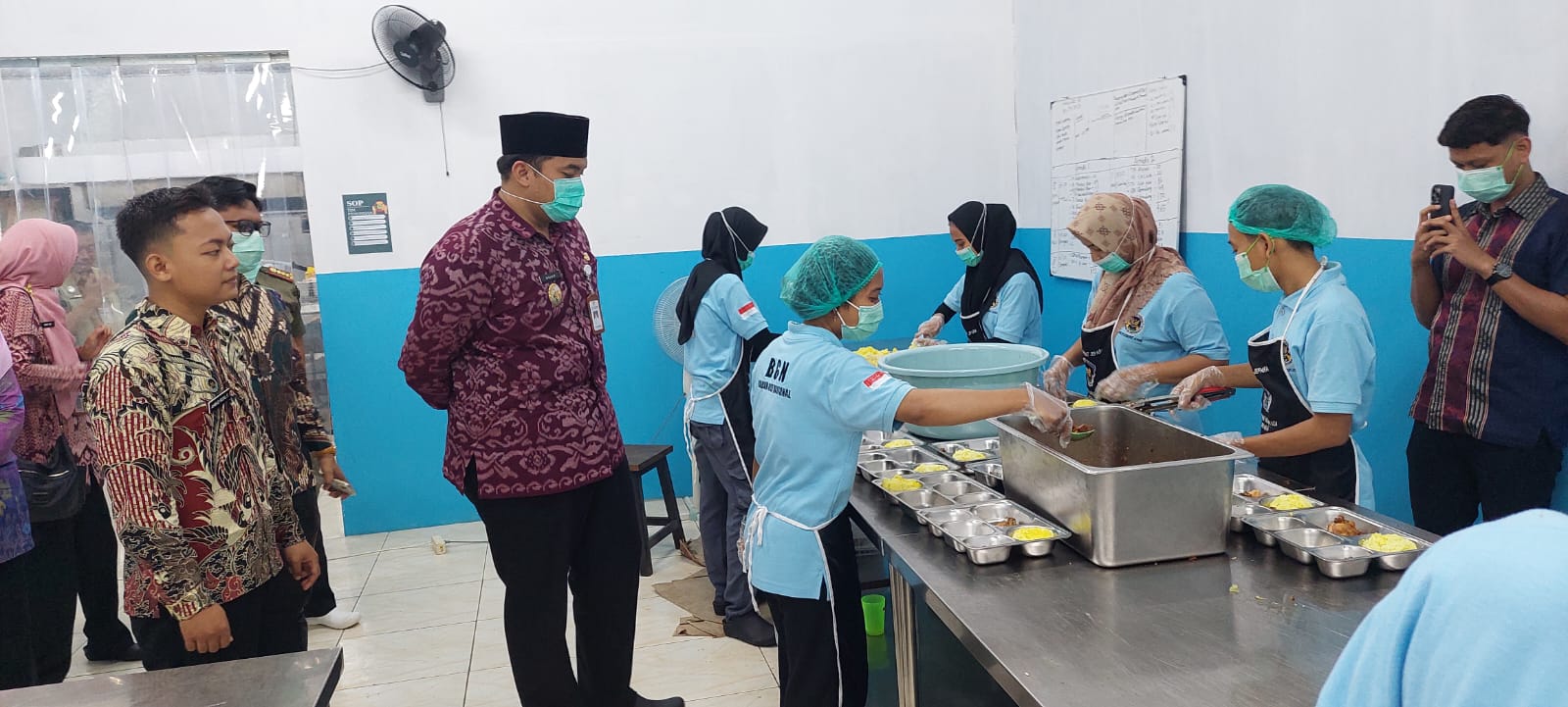 CEK: Wabup Jepara M Ibnu Hajar meninjau sejumlah SPPG belum lama ini.