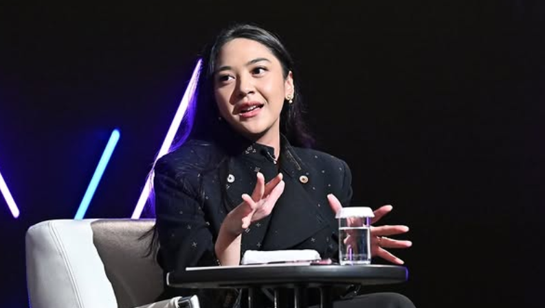 Profil Putri Tanjung
