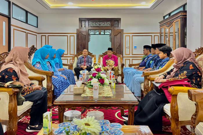 INOVASI: Tim riset MAN 2 Kudus menggelar audiensi dengan UPTD Provinsi Jawa Tengah di Kantor Gubernur Jawa Tengah pada Kamis (2/10).
