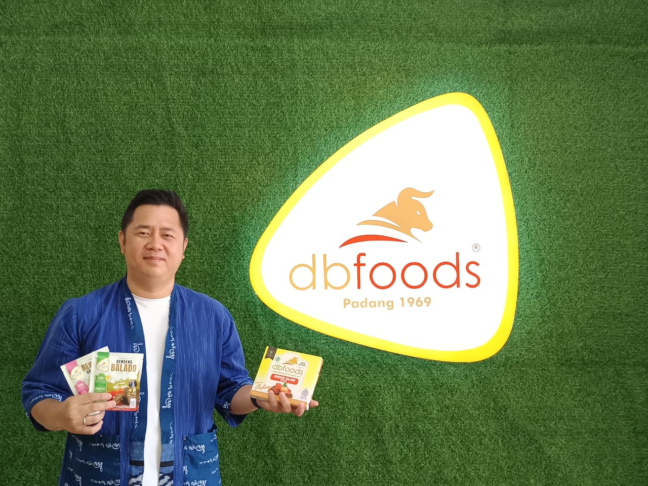 Herry Pengusaha yang meluncurkan brand DBFOODS dengan produk pertama Dendeng Balado dalam kemasan vacuum pouch.