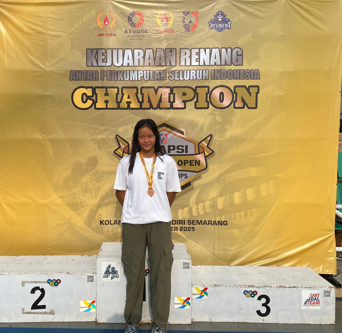 SMK Negeri 3 Jepara, Almaira Irdina Humayra, kelas X AKL 2. Dalam ajang Kejuaraan Renang Antar Perkumpulan Seluruh Indonesia (KRAPSI) &ndash; Semarang Open 2025, yang digelar pada 3&ndash;5 Oktober 2025.