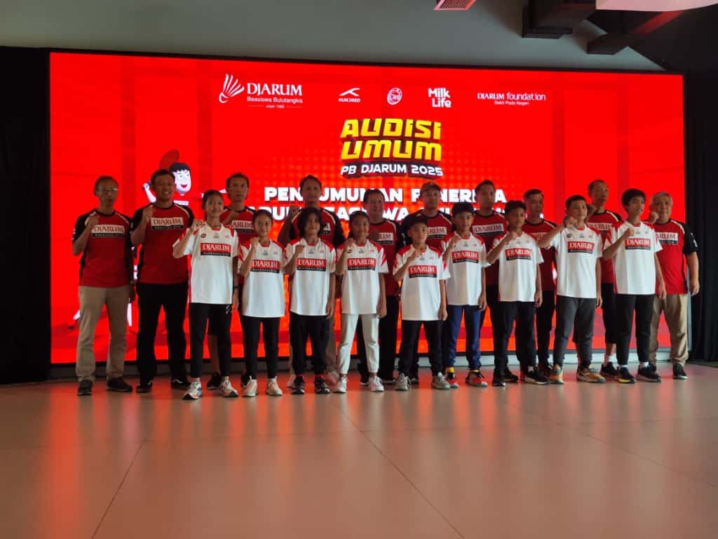 SELAMAT: Sembilan atlet bulu tangkis terpilih menjadi atlet PB Djarum Kudus.