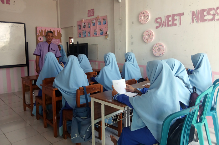 SEMANGAT: Farid Budiman pengawas SMP dan SMA Muhammadiyah Boarding School (MBS) Al Maa