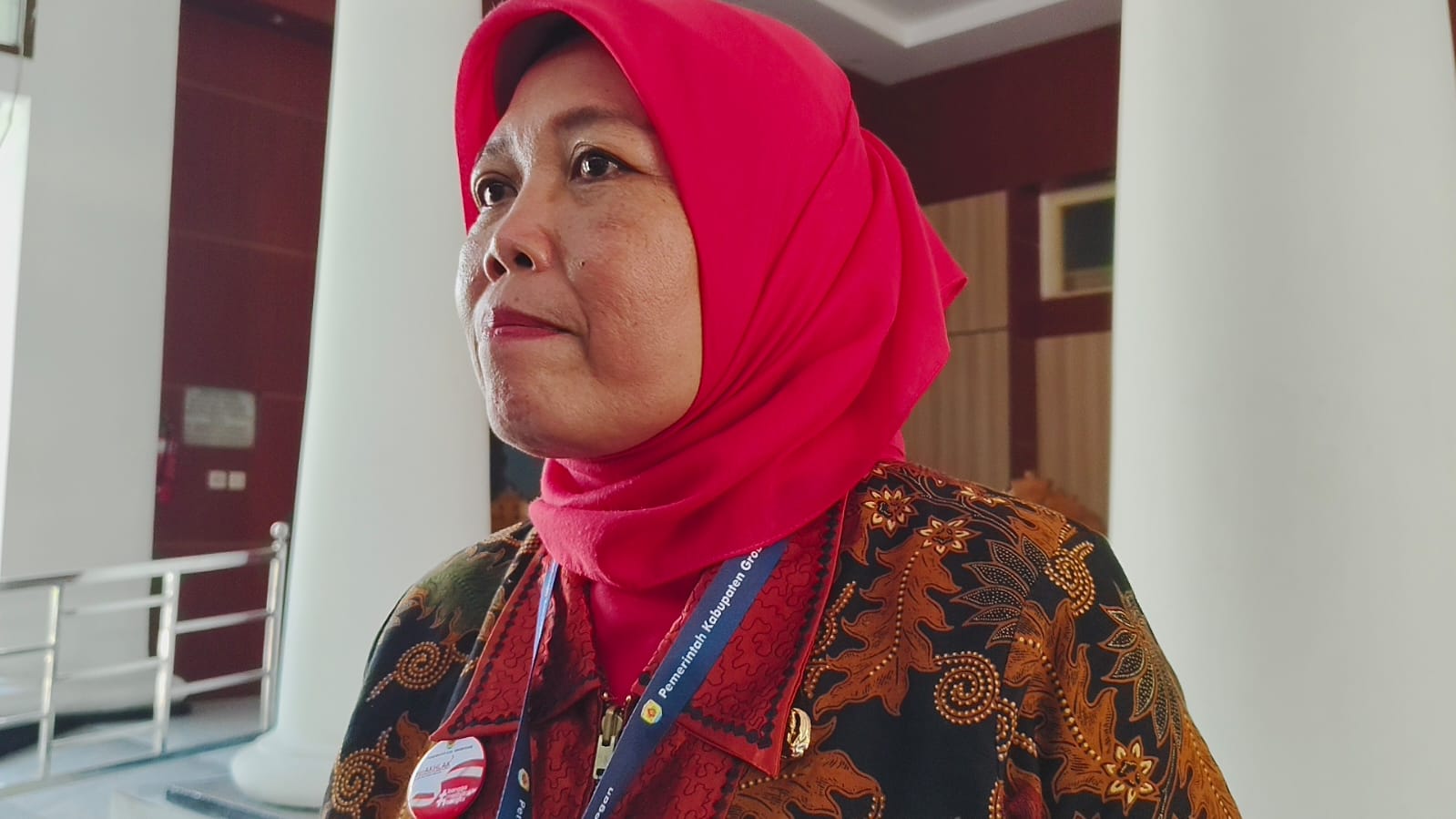 BERIKAN PENDAMPINGAN &ndash; Kepala DP3AKB Grobogan Indartiningsih Saat berikan keterangan pada awak media tentang pendampingan siswa SMP N 1 Geyer.