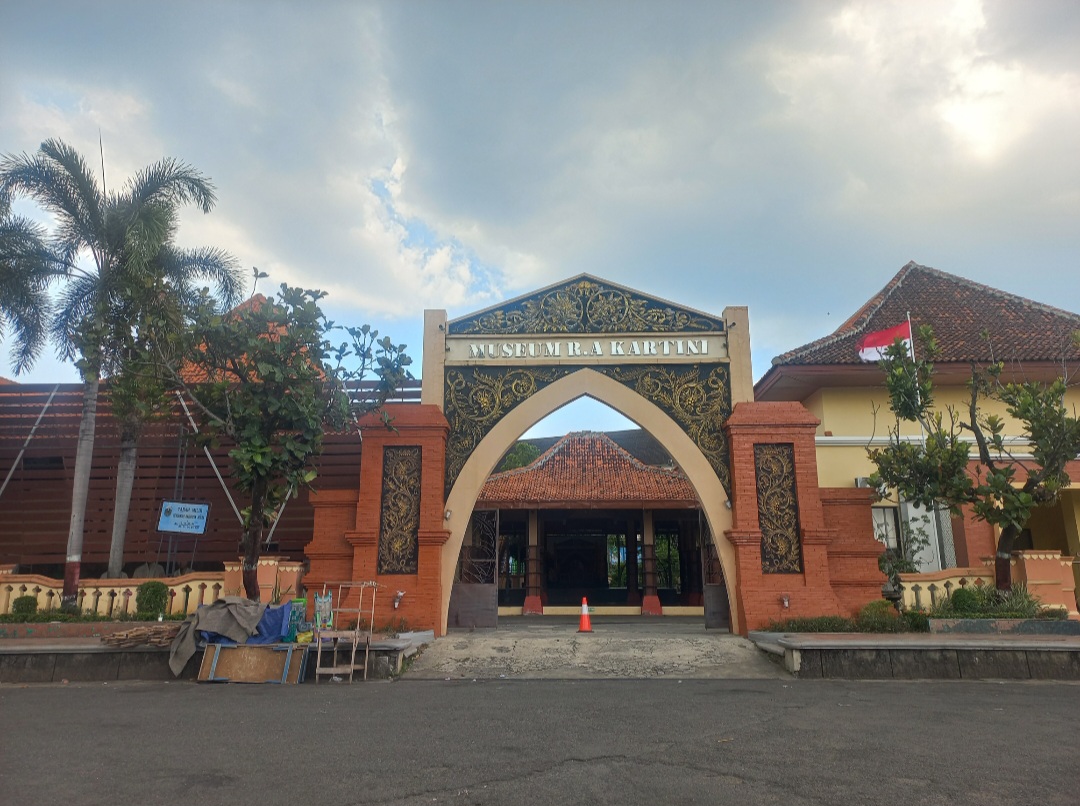 Museum Kartini yang berada di kompleks Alun-alun Jepara I