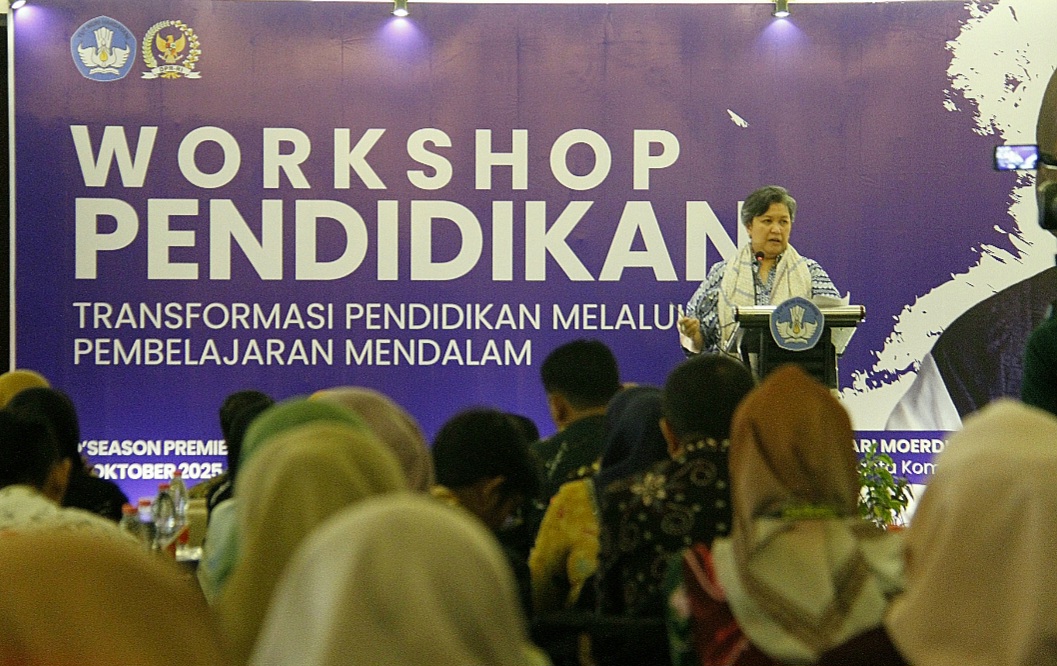 SINERGIS: Wakil Ketua MPR RI Lestari Moedijat memberikan pantikan dalam workshop pendidikan di Hotel d