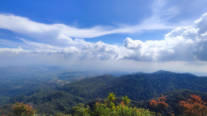MEMPESONA: Pemandangan Puncak Argopiloso yang berada di Desa Japan.