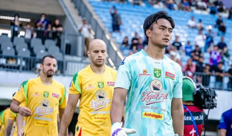 Kiper Persebaya Surabaya, Ernando Ari