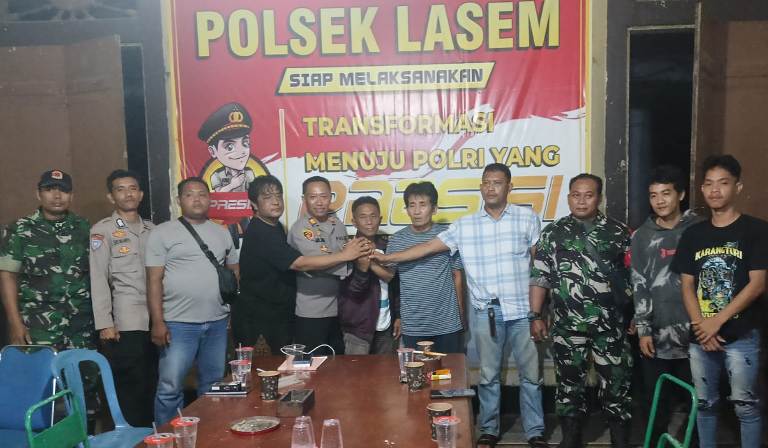 MEDIASI: Polsek Lasem rampung menyelesaikan mediasi atas konflik yang terjadi antara pemuda Karangturi dan Babagan Lasem, Minggu malam (26/10).