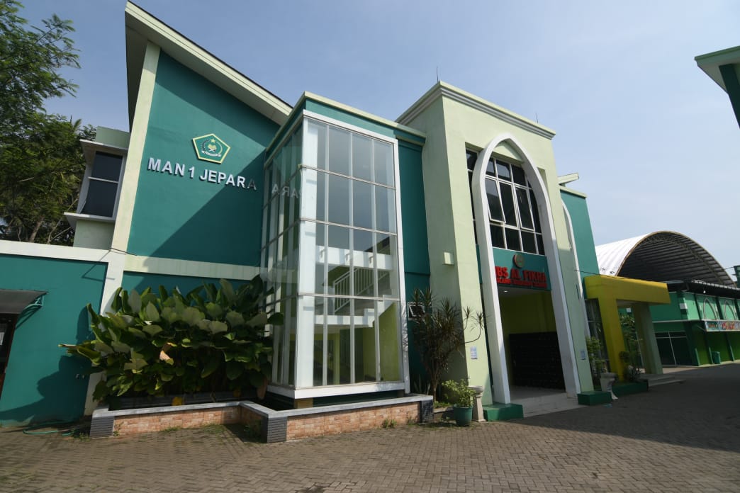 Salah satu gedung MAN 1 Jepara yang megah dengan  khas timur tengah