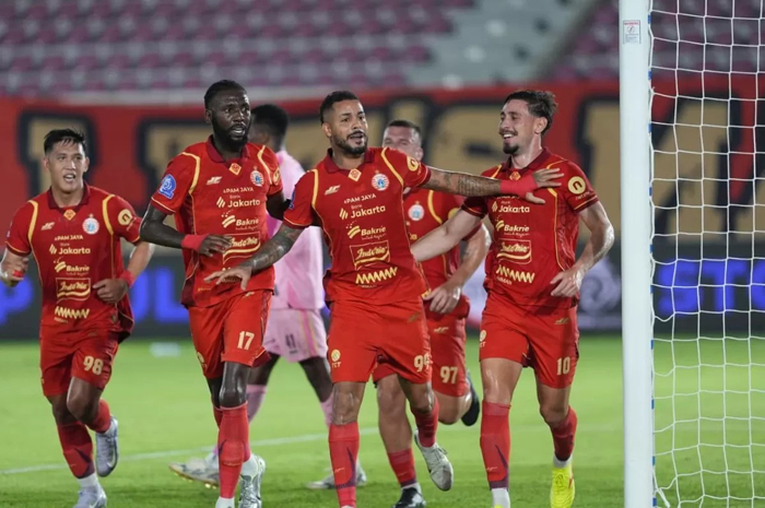Persija Jakarta berhasil mengalahkan PSBS Biak berkat hattrick Maxwrll Souza.