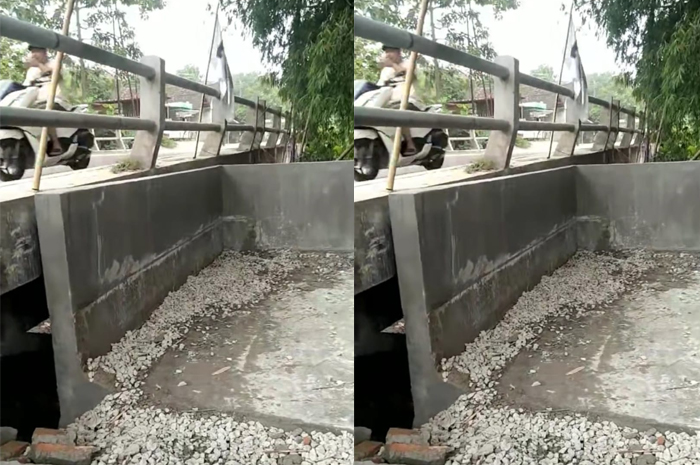 JADI SOROTAN: Pembangunan landasan TPS Kontainer di tepi sungai bawah jembatan Desa Gandri, Sedan, disoal warga.&nbsp;