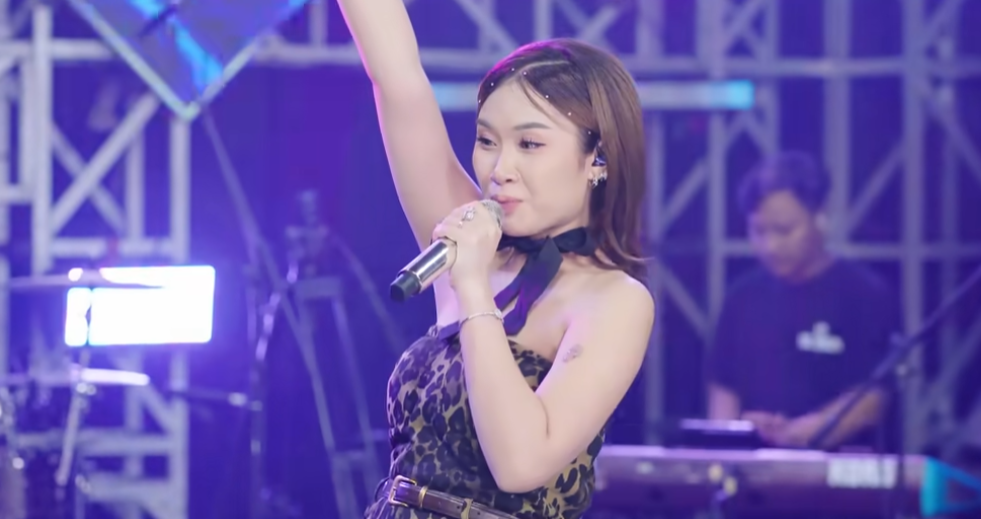 DIKE SABRINA - LANGIT BUMI SAKSINE