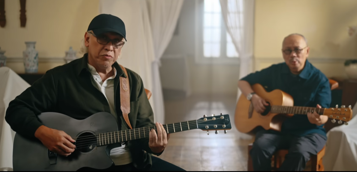 Iwan Fals & Ebiet G. Ade - Ibu