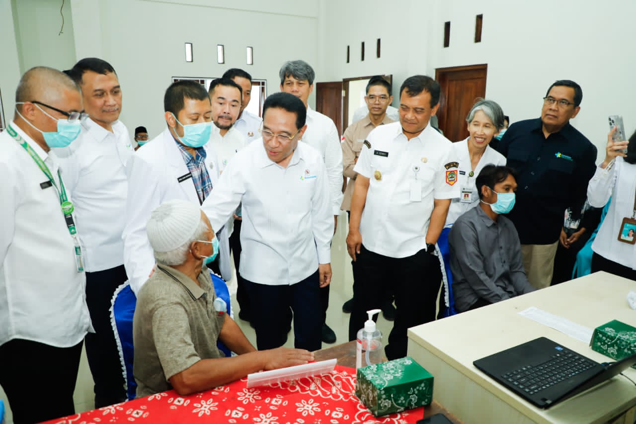 Gubernur Jateng Ahmad Luthfi dan Benjamin Paulus, Wamen Kesehatan meninjau dua lokasi kegiatan Speling di Jawa tengah