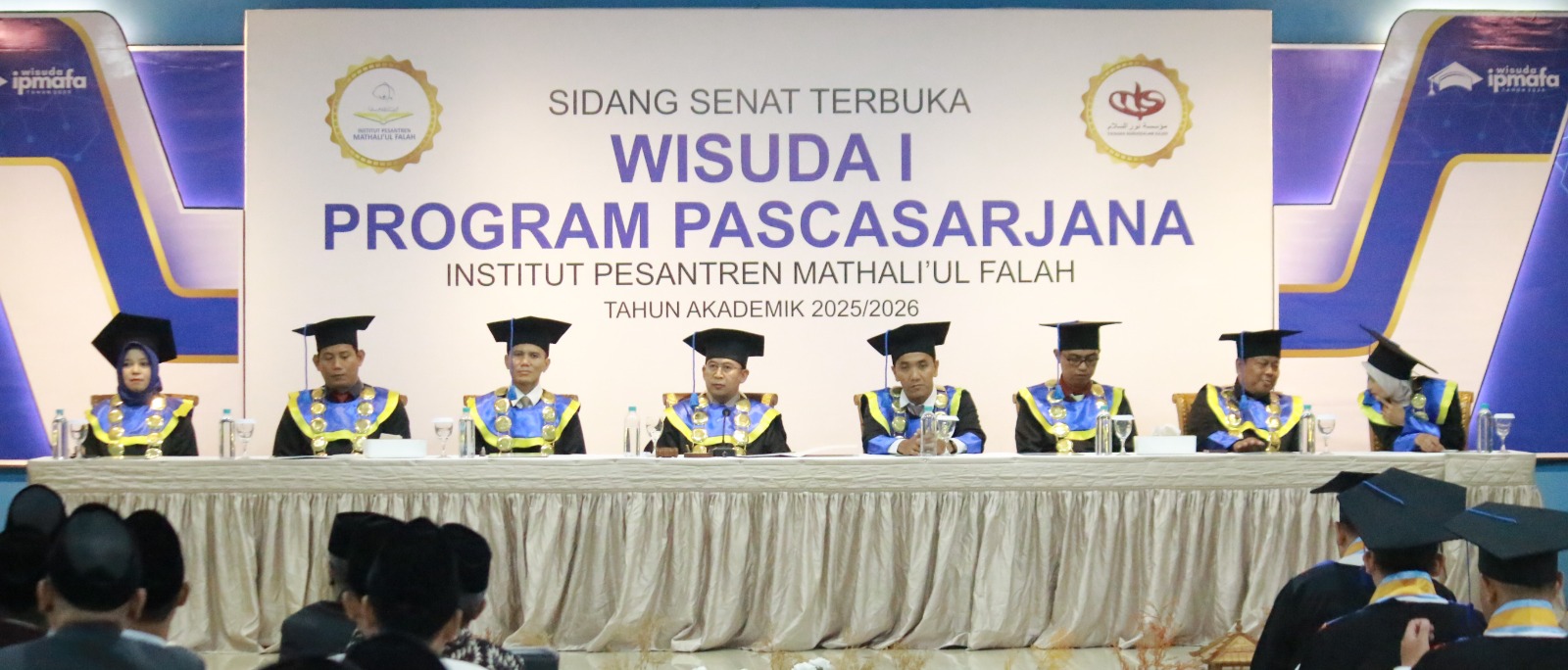 Institut Pesantren Mathali&rsquo;ul Falah (IPMAFA) sukses melaksanakan Wisuda Program Pascasarjana pertama untuk Magister Pendidikan Bahasa Arab (MPBA) pada Sabtu, 8 November 2025. Sebanyak 18 wisudawan