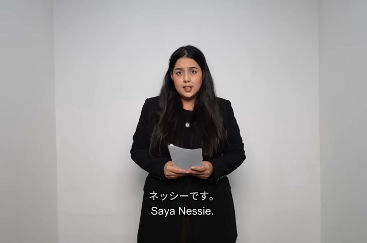 Konten kreator Nessie Judge dalam salah satu video YouTube-nya, melakukan minta maaf secara terbuka