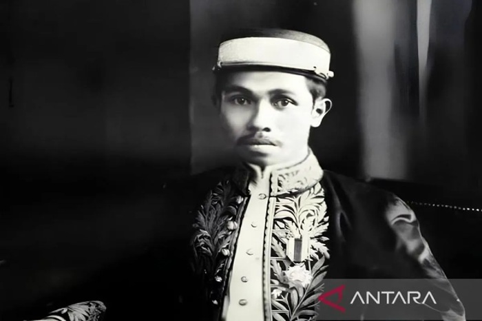 Sultan Bima XIV Muhammad Salahuddin.