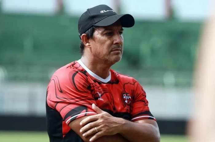 Pelatih Madura United Angel Alfredo Vera.