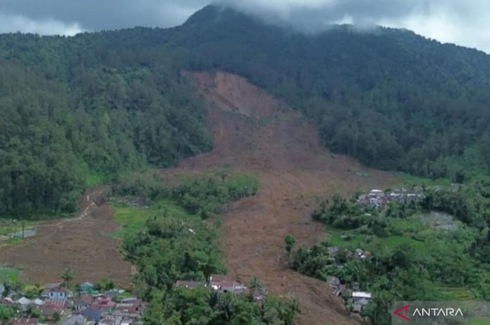Bencana tanah longsor di Banjarnegara, Jawa Tengah.