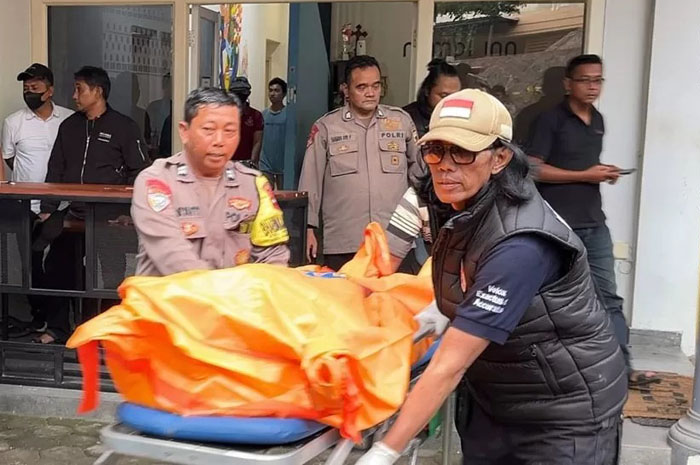 Jenasah Dosen Untag Semarang dievakuasi dari kamar hotel