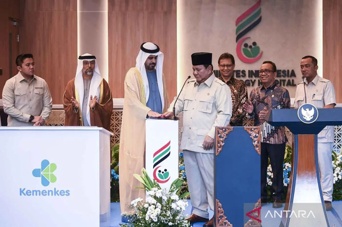 Momen Presiden Prabowo Subianto meresmikan Rumah Sakit Kardiologi Emirates-Indonesia Solo, Rabu (19/11).&nbsp;