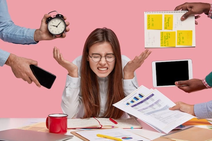 Ilustrasi seseorang stress karena multitasking