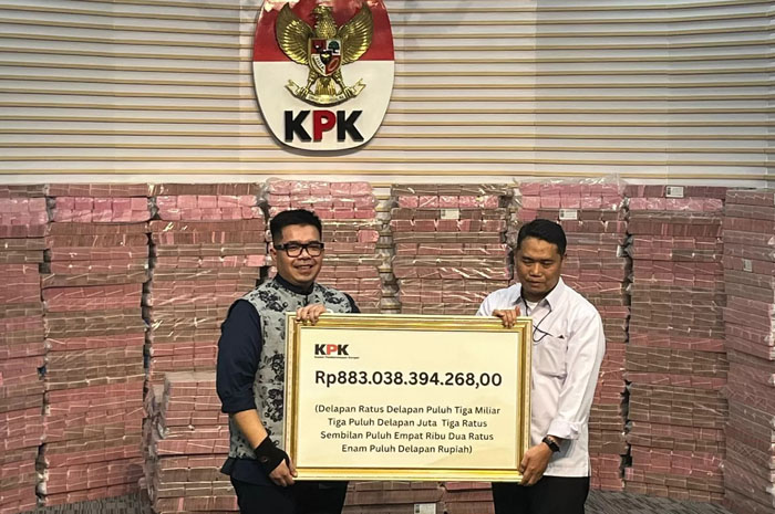 KPK menyerahkan aset hasil rampasan senilai Rp 883 miliar kepada PT Taspen.