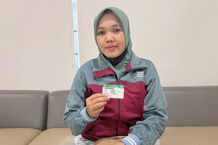 Fitriningsih (37), guru asal Desa Samirejo, Kecamatan Dawe, merasakan program JKN.