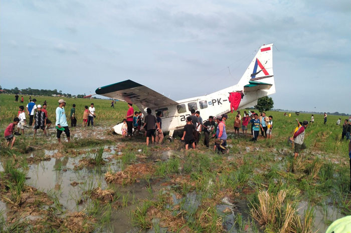 Pesawat Cessna PK-WMP milik BRO Skydive jatuh di wilayah Karawang, Jabar, pada Jumat (21/11).