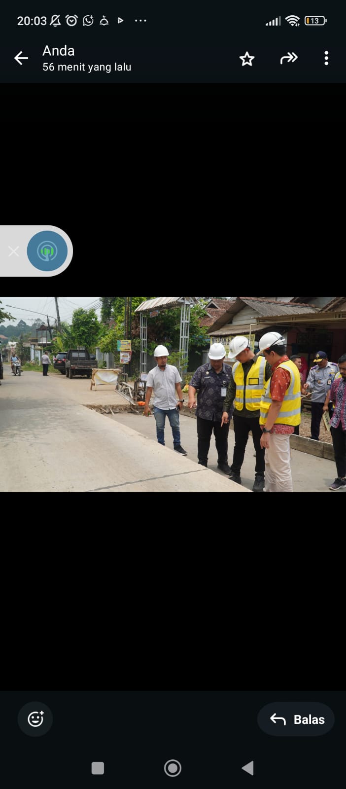 MULUS: Bupati Jepara Witiarso Utomo meninjau salah satu titik perbaikan jalan.