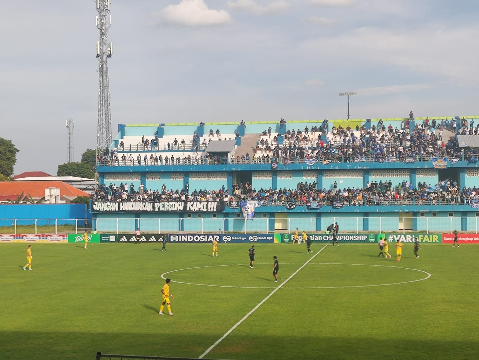 BELUM TERPECAHKAN: Persiku VS Persela Lamongan yang berlangsung di Stadion Wergu Wetan.