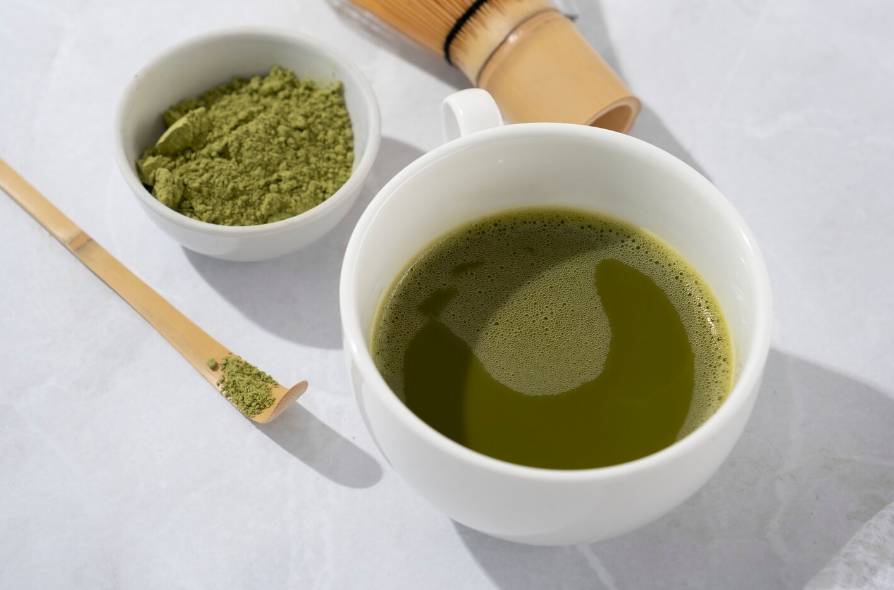 Minuman matcha 