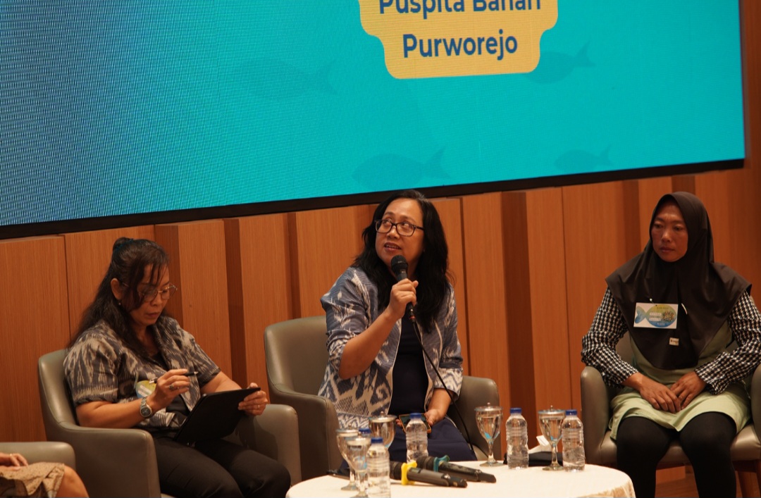 ANTUSIAS: Para pemateri tengah memberikan paparan.