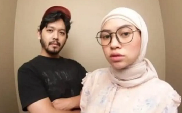 Anita Dewi dipecat Perusahaan Tempatnya Bekerja Imbas Viral Curhatan Tumbler Tuku yang Hilang di KRL (Kolase Threads @anitadwdl)
