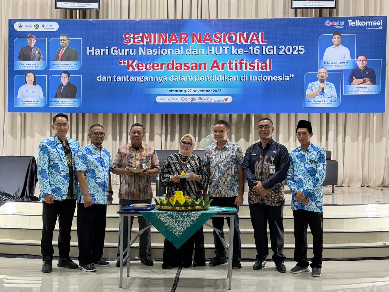 SINERGI: Ikatan Guru Indonesia (IGI) Jateng memperingati Hari Guru Nasional dan HUT ke-16 dengan menggelar Seminar Nasional Kamis (27/11)