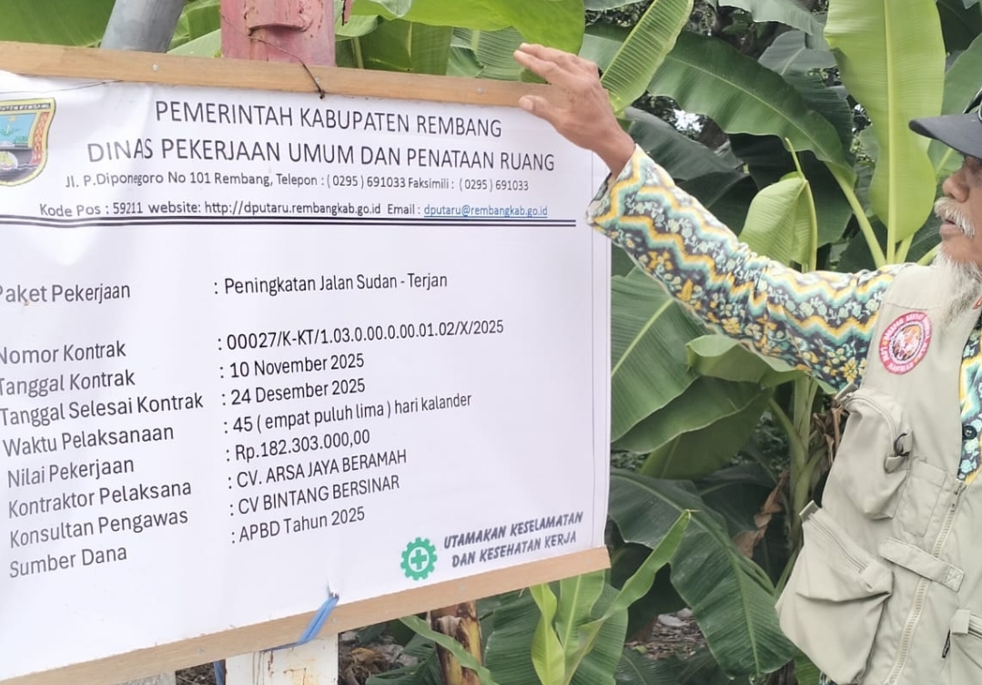 DISOAL: Papan proyek Jalan Sudan-Terjan disoal warga karena tidak mencantumkan volume pekerjaan.