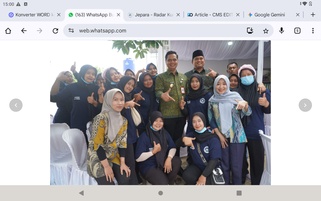 CERIA: Bupati Jepara Witiarso Utomo dan Wakil Bupati Jepara M. Ibnu Hajar usai meresmikan SPPG Bucu pada Selasa (2/12).