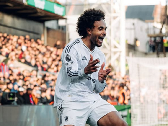 Bangkitnya Zirkzee: Dua Laga Langsung, Satu Gol, Tapi Apa Cukup untuk Permanen di MU?