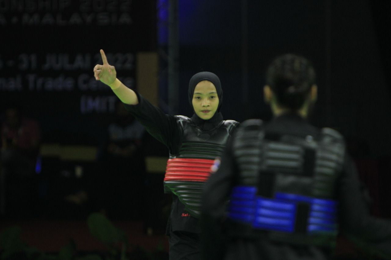 TAMPIL MAKSIMAL: Atlet Pencak Silat asal Kudus Safira Dwi Meilani yang akan tampil di SEA Games Thailand 2025.